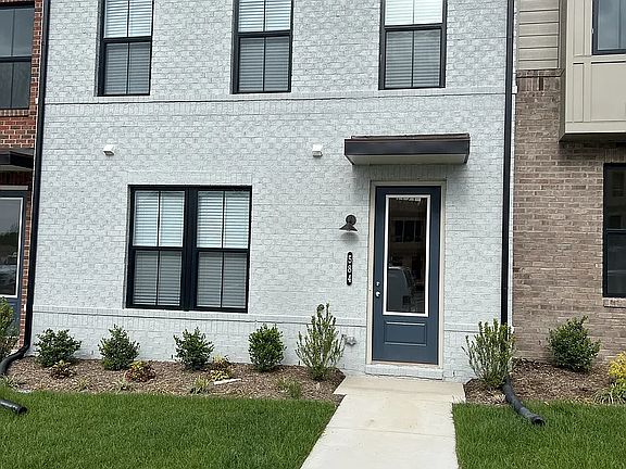 2nd image of 584 Hazel Dr