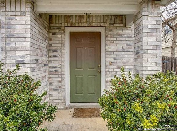 2nd image of 10347 Oakwood Crst