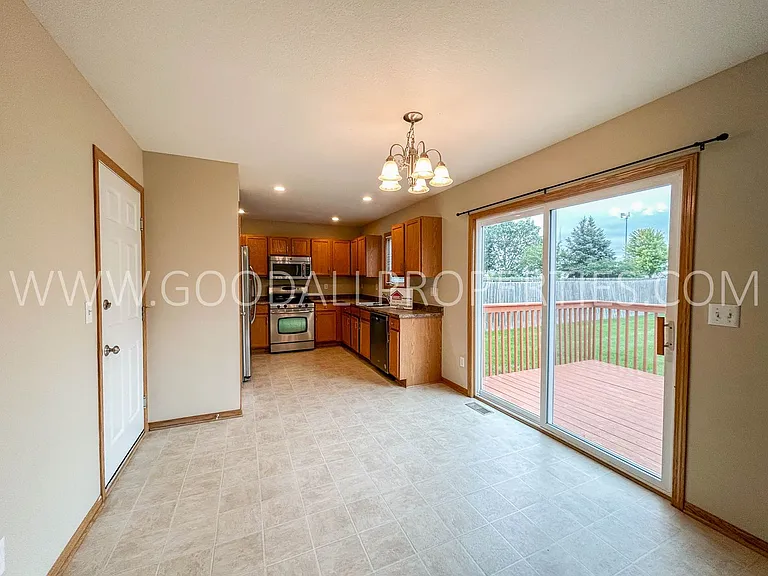 9450 Red Sunset Dr — Photo 3