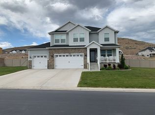 2359 E Horizon Dr, Eagle Mountain, UT 84005