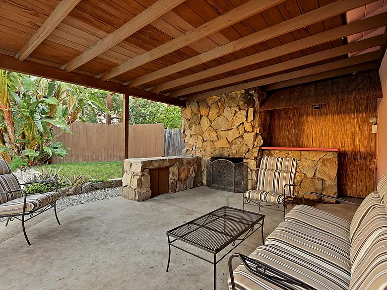 9767 Rhea Ave — Photo 18