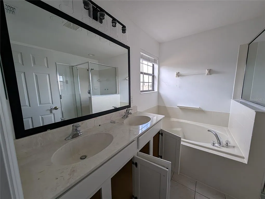 3 bed, 2.5 bath, 1631 sqft, $2,600 — Photo 4