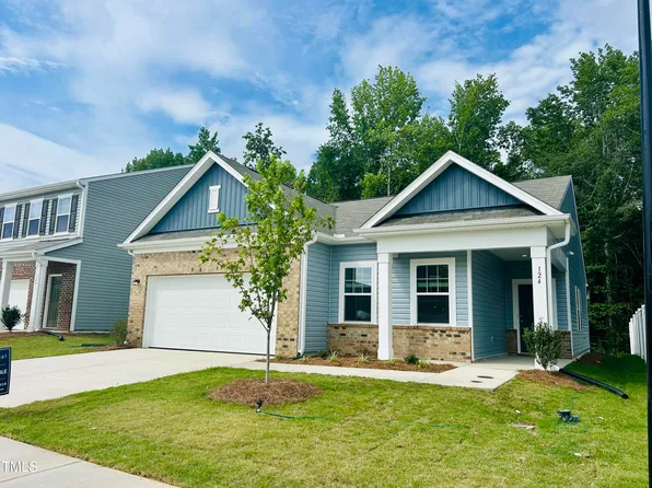 124 N Keatts Winner Ct, Clayton, NC 27520