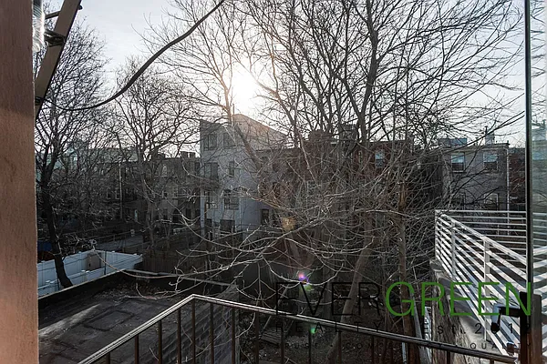 Rented by Evergreen Apartments BK | media 12