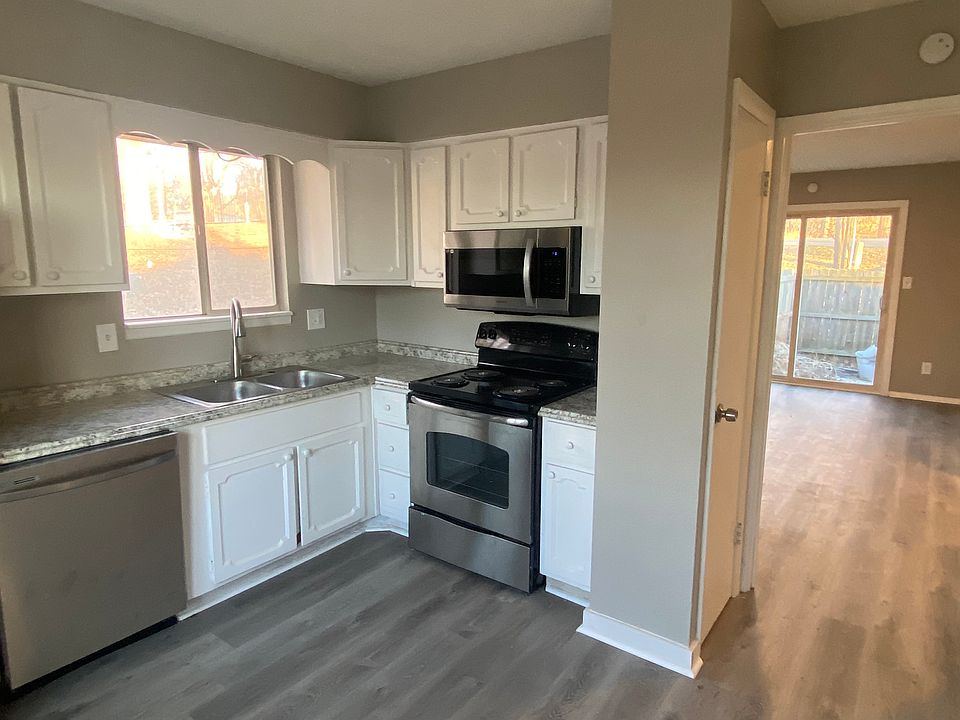 1st image of 7105 NW Berkley Dr