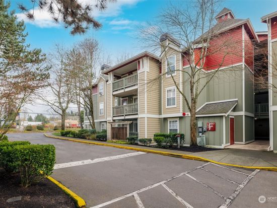 7711 NE 175th Street #F-306, Kenmore, WA 98028