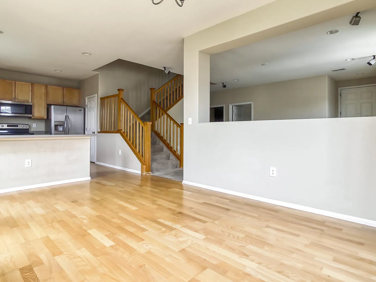 4 bed, 1793 sqft, $2,595 — Photo 3