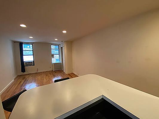 1st image of 107 E 89th St APT 4C