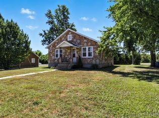 920 E North St, Eldon, MO 65026