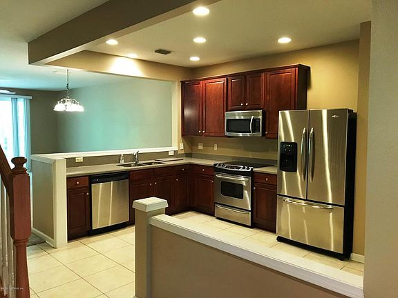 2nd image of 7009 Roundleaf Dr