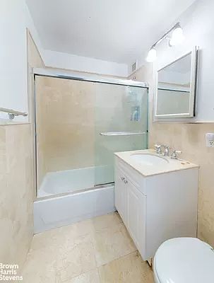 4th image of 333 E 34th St APT 7G