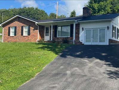 323 Maid St, Pounding Mill, VA, 24637