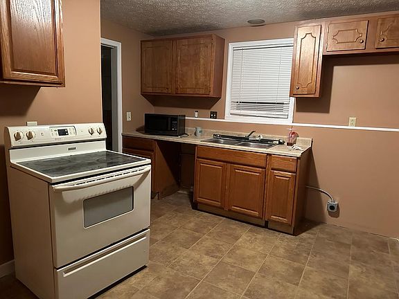 5th image of 662 Bailey Dr