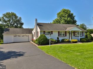 328 Ridge Rd, Sellersville, PA 18960