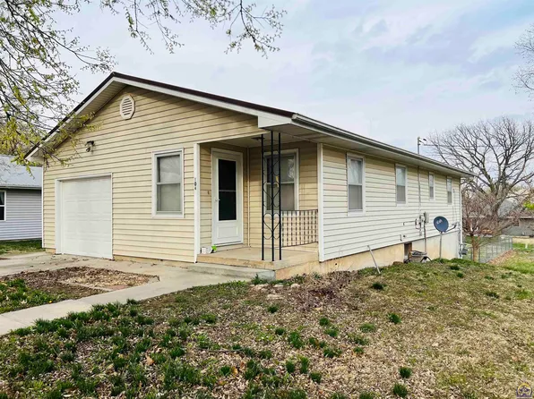 104 Park Ave, Axtell, KS 66403