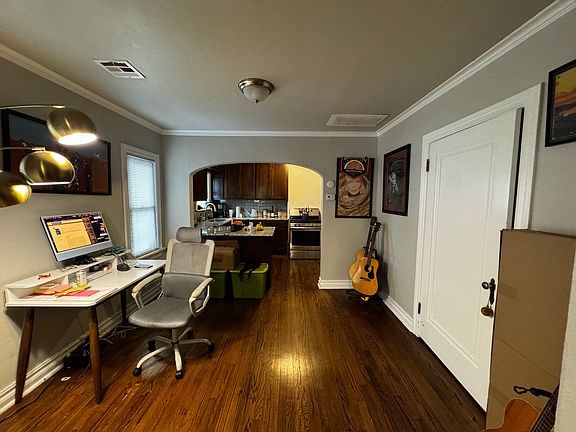 Flex room with W/D in closet