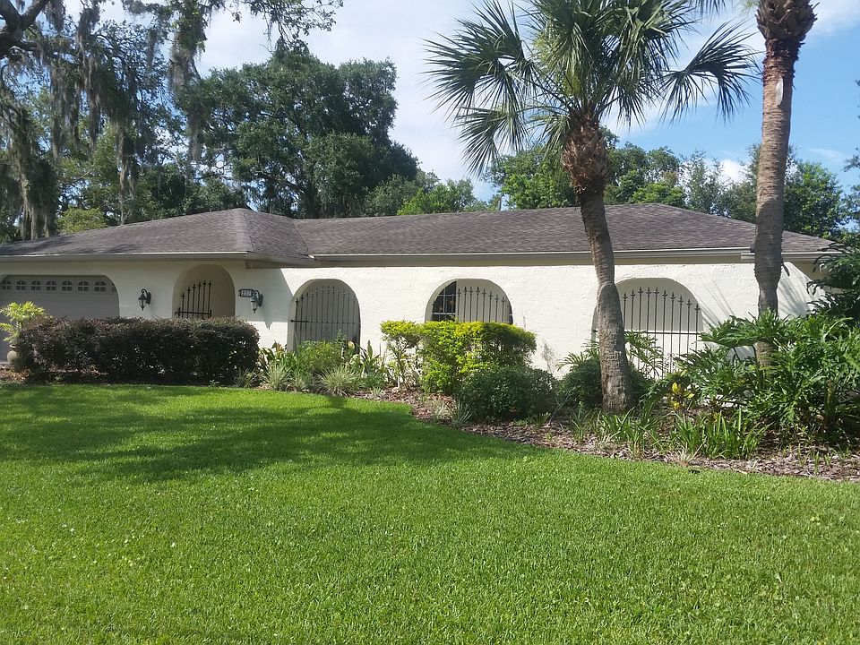 1st image of 207 Nob Hill Cir