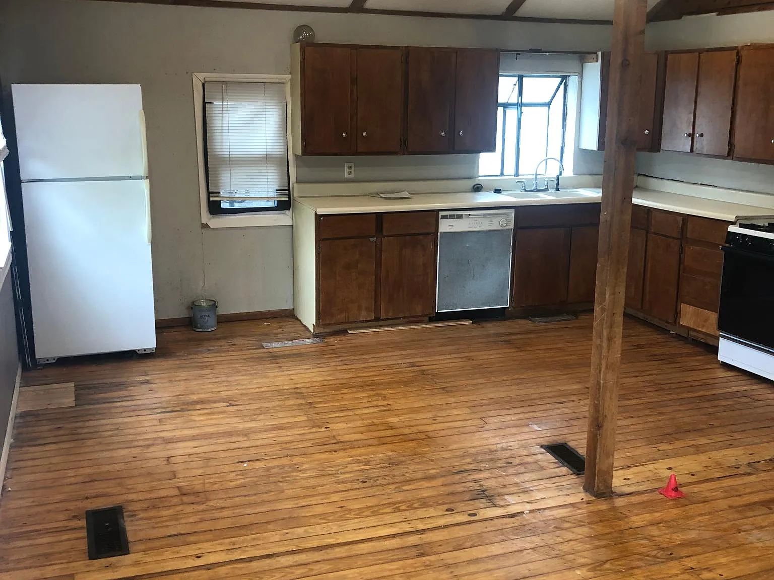 2 bed, 900 sqft, $1,250 — Photo 2