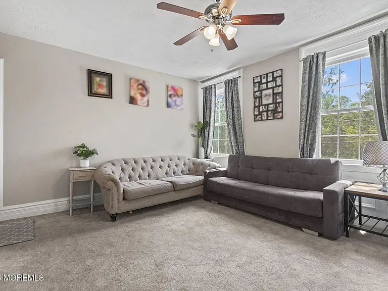 103 Main St #UPSTAIRS — Photo 14