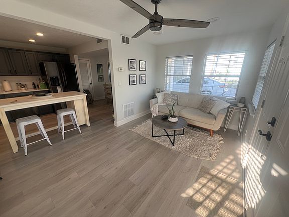 3rd image of 127 12th Ave N #2