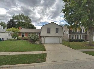 11 Greenvale Rd, Vernon Hills, IL 60061