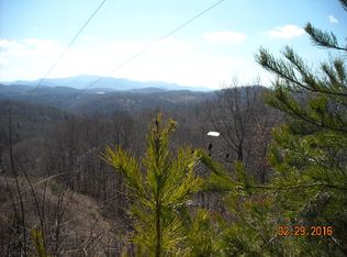 1257 Sanderstown Rd, Franklin, NC 28734