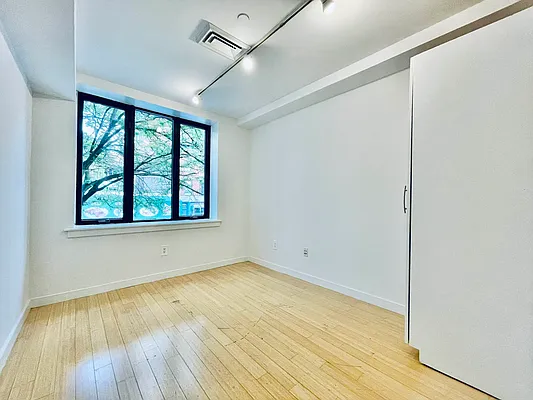 Rented by Metropolitan Property Group | media 23