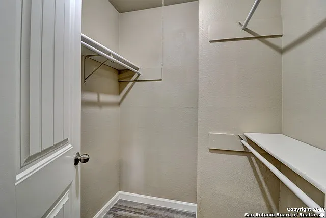 7731 Pipers Hl — Photo 17