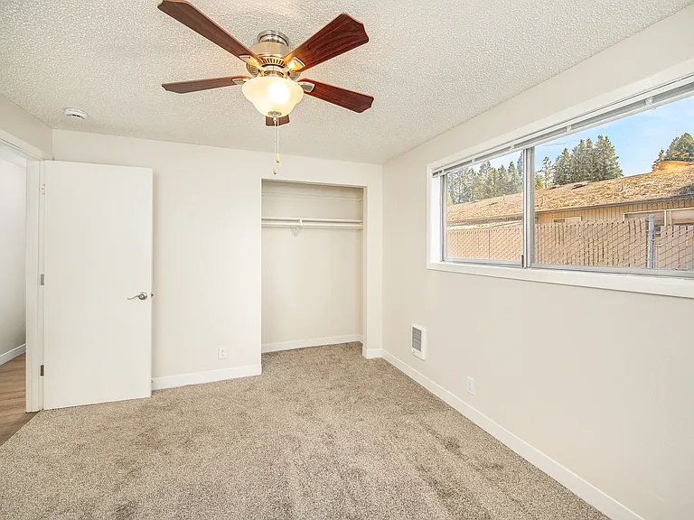 Hopkins Horizon Apartments — Photo 27