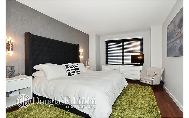 Sold by Douglas Elliman | media 19