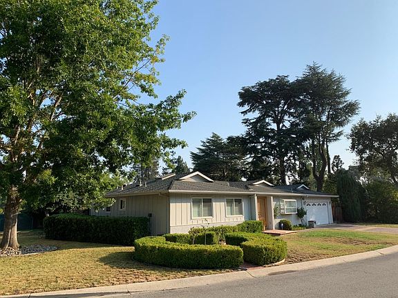 3rd image of 18991 Lynbrook Ct