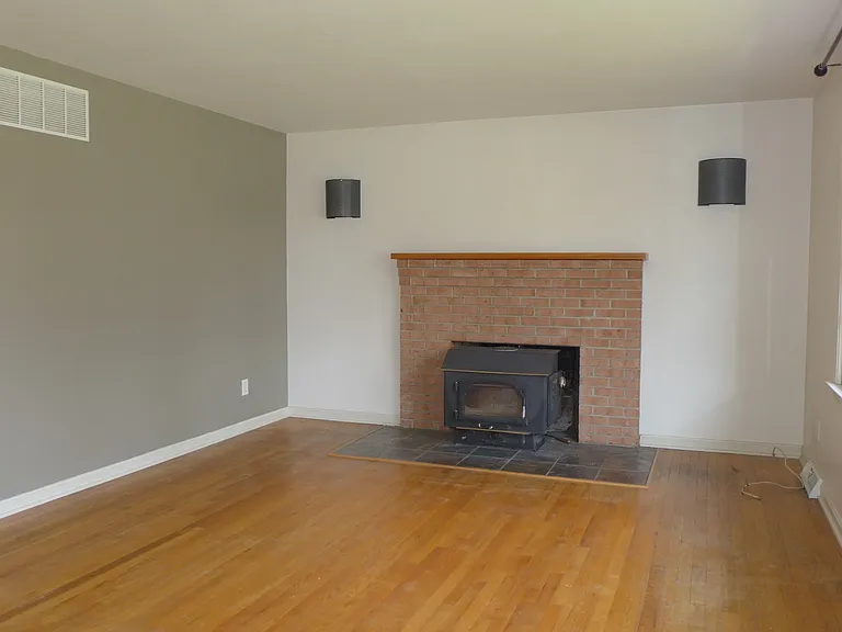 93 Great Lake Dr — Photo 3