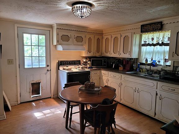 3rd image of 2054 Wildcat Rd