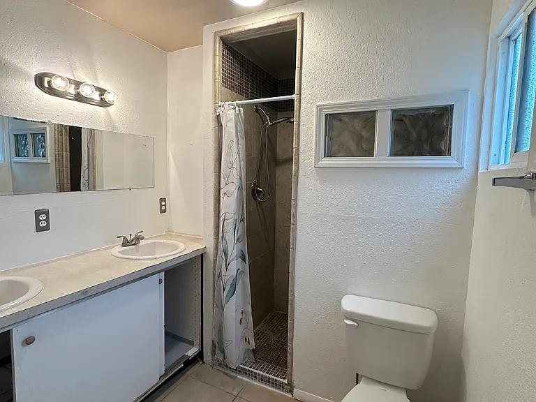 2424 Alvarado Dr NE — Photo 6
