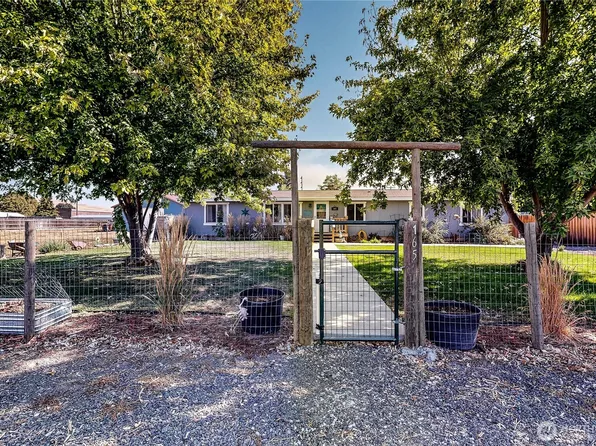 165 Harmon Street, Waitsburg, WA 99361
