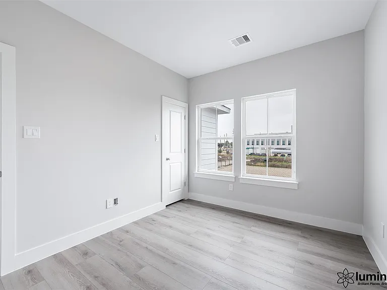 6702 Metro Blvd #3 — Photo 1