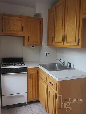 Rented by Hecht Group | media 9