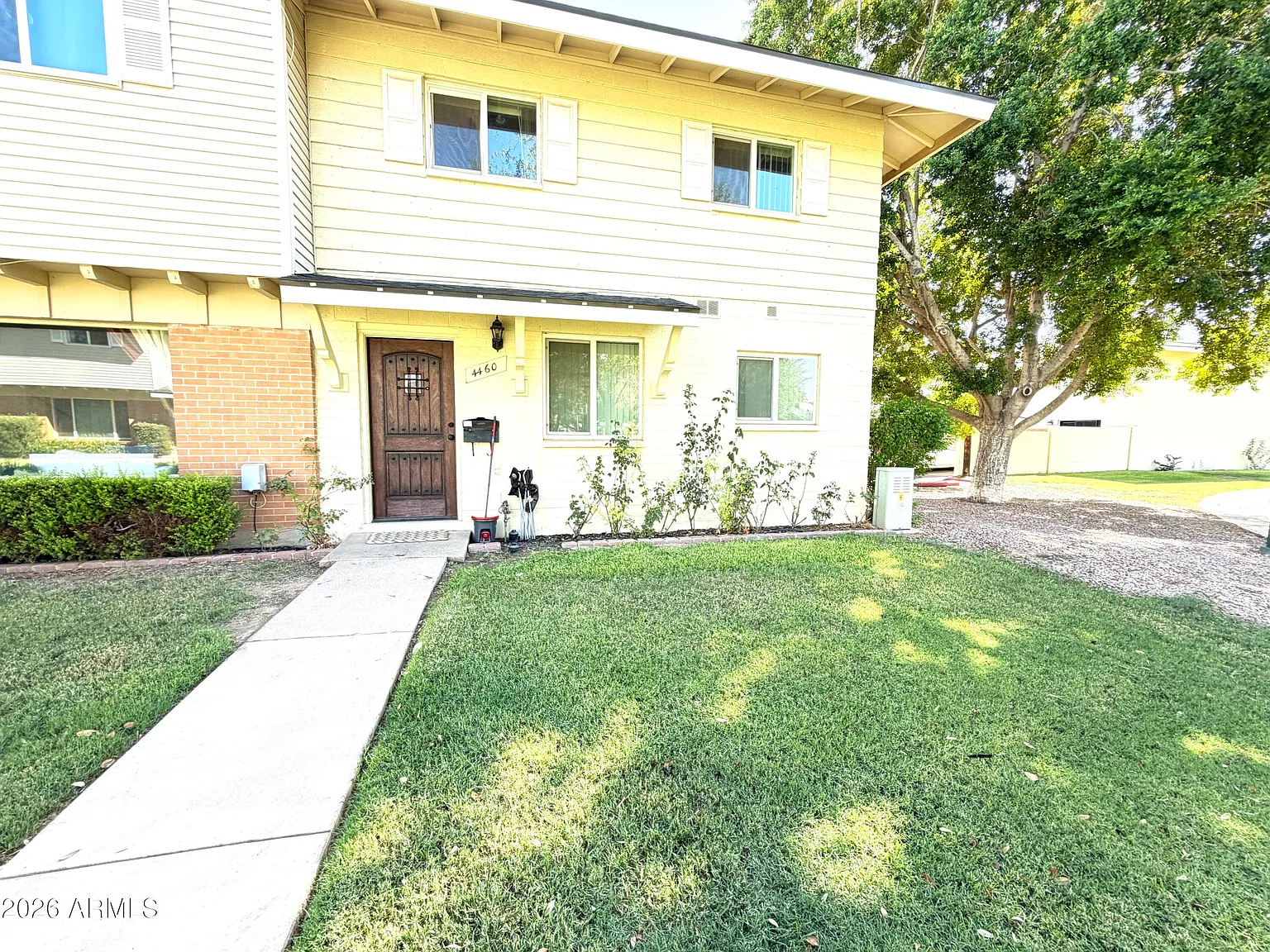 3 bed, 3.0 bath, 1408 sqft, $2,400 — Photo 1