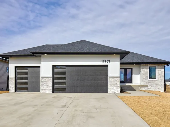17953 Tanglewood Dr, Clive, IA 50325