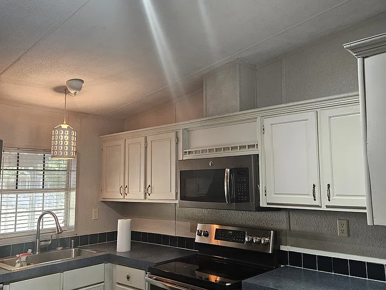 Oak Creek Dr — Photo 12