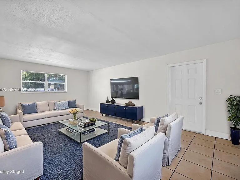 861 SW 74th Ter #102D — Photo 13