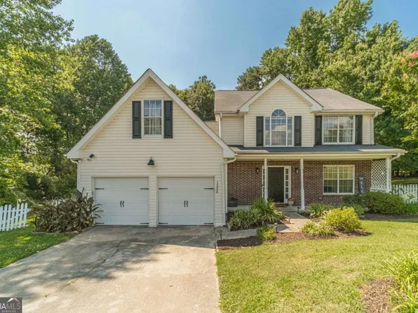 1220 Timber Walk Dr, Loganville, GA 30052