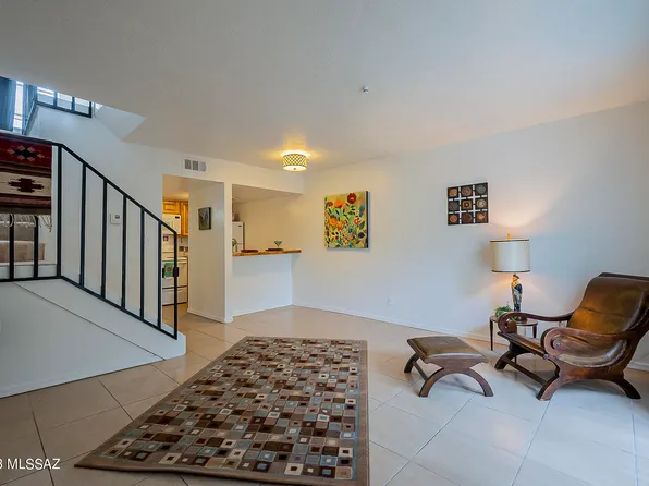 1620 N Wilmot Rd, Tucson, AZ 85712