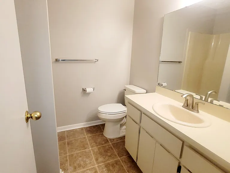410 Landing Blvd — Photo 16