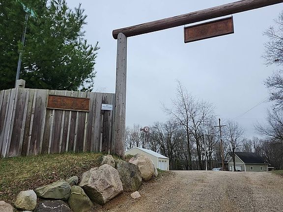 2nd image of 4586 Fruin Rd