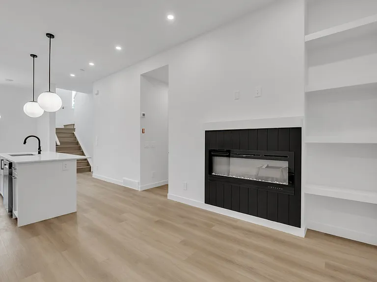 2704 25th Ave SW — Photo 8