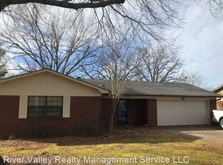 1504 S Muskogee Ave, Russellville, AR 72801