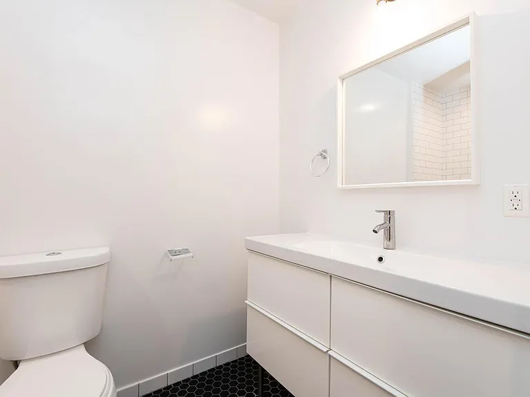 3933 Marathon St #105-B — Photo 13