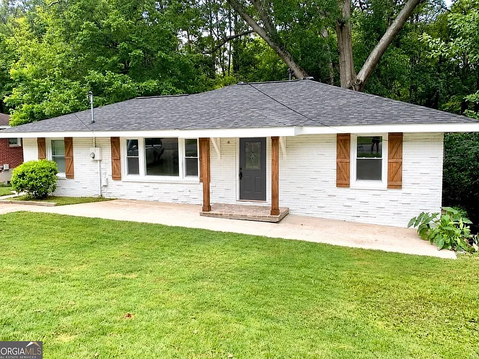 268 Scott Dr SE
