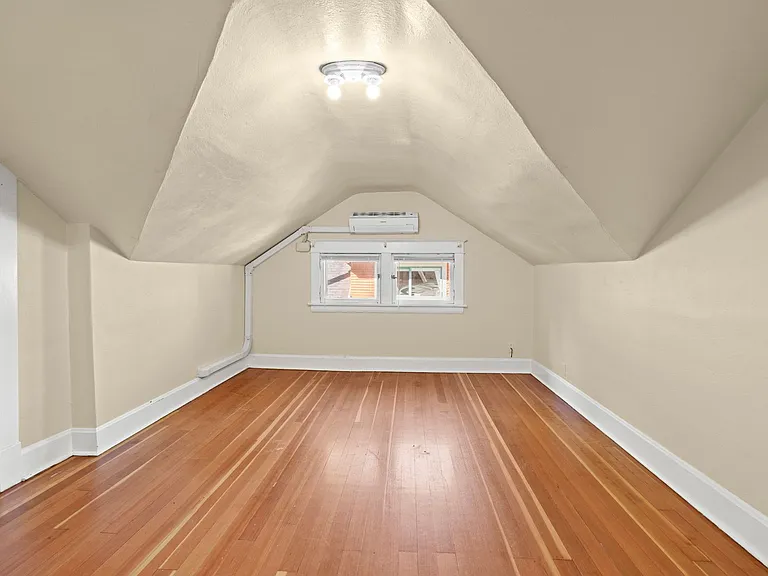 206 W Waverly Pl — Photo 10